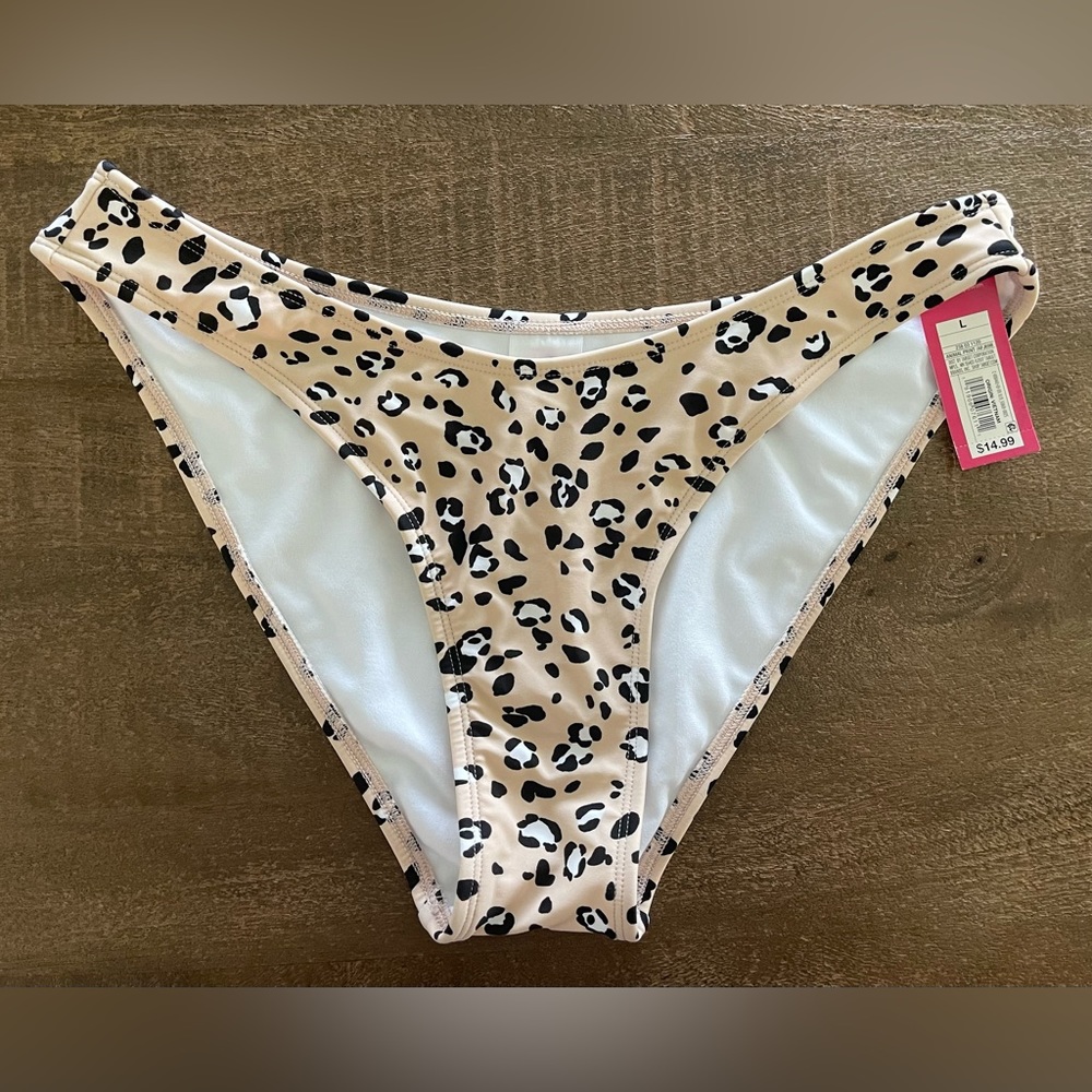 NWT Animal Print Bikini Bottoms